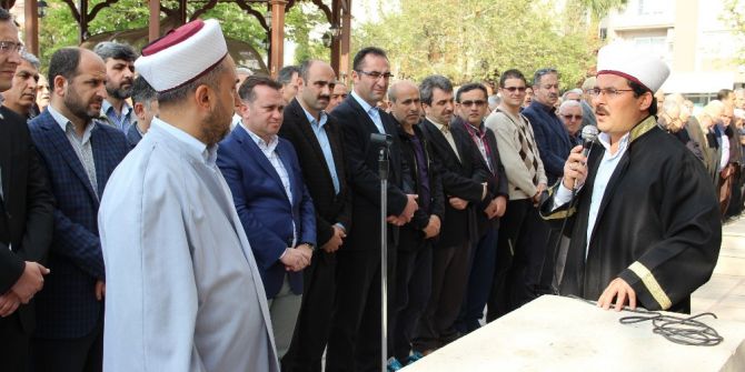 Kimyasal Saldırıda Katledilenler İçin Gıyabi Cenaze Namazı Kılındı