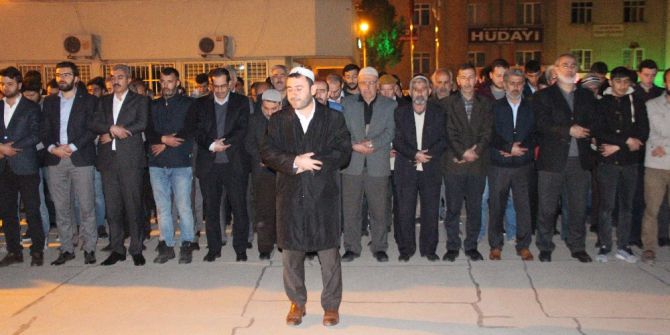 Elazığ’da İdlip’te Ölenler İçin Gıyabi Cenaze Namazı Kılındı