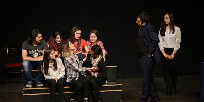 Aydınlı Sanatseverler ‘Artiz Mektebi’ Oyunuyla Buluştu