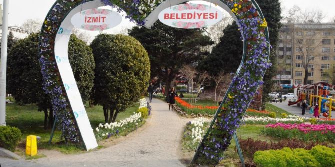 İzmit Belediyesi’nin Diktiği Laleler Açmaya Başladı
