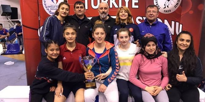 Başarılı Bayan Güreşçiler Tekirdağ’a Döndü