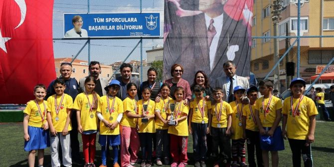 Minik Sporcular Madalyalarını Aldı
