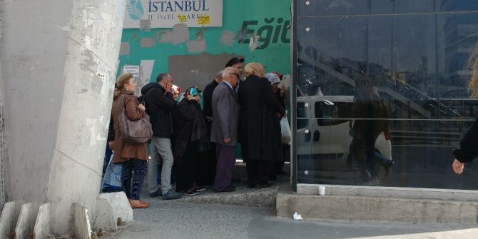 Engelli Asansörüne Engelli Vatandaşı Almadılar