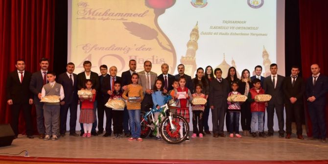 Ahlat’ta Ödüllü 40 Hadis Ezberleme Yarışması