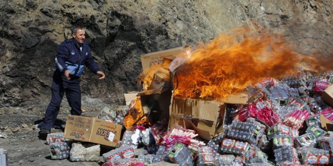 Yüksekova’da Tarihi Geçmiş Gıdalar İmha Edildi