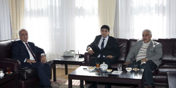 Iğdır Üniversitesi Rektörü M. Hakkı Alma, Rektör Çomaklı’yı Ziyaret Etti