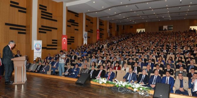 Odak Projesinde Başarılı Olan Okullara Kalite Beratı Ve Başarı Belgesi Verildi