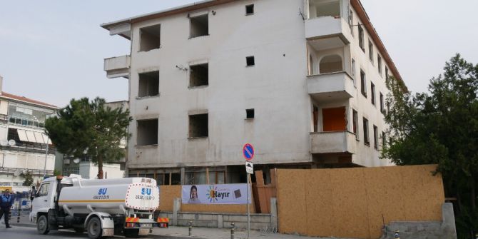 Büyükçekmece’de Riskli 100 Dairenin Yıkımı Gerçekleştirildi