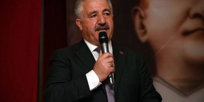 Bakan Arslan: “Biz Onların Durumuna Düşersek Gözümüzü Oyarlar”