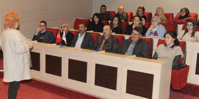 Altındağ Belediyesinden Personeline “Etkili İletişim Ve Beden Dili” Semineri
