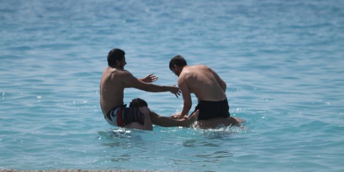 Sıcağı Gören Kendini Denize Attı