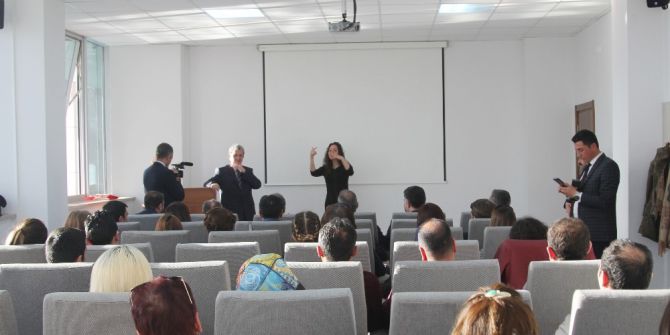 Üniversite Personeline İşaret Dili Eğitimi Veriliyor