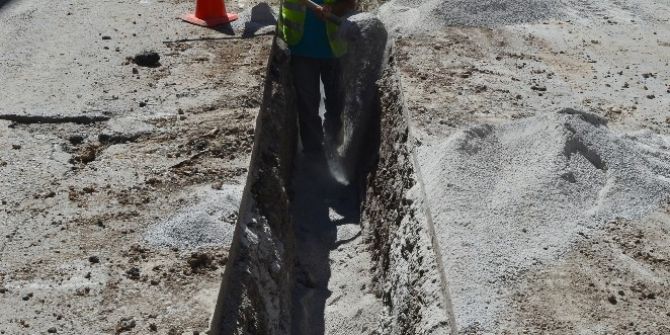 Başharık Ve Hasanvarol Mahallelerinin İçme Suyu Altyapısı Yenilendi