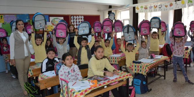 Öğrenciler Kullanmadıkları Eşyaları Bağışladı