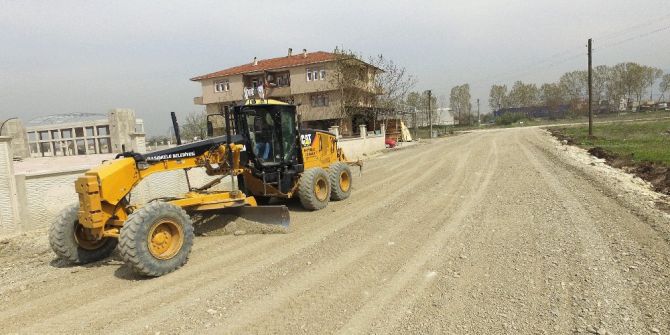 Başiskele’ye 3 Bin 500 Adet Asfalt Serildi