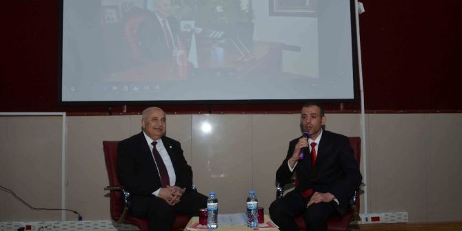 Rektör Gönüllü Turizm Öğrencileriyle Buluştu