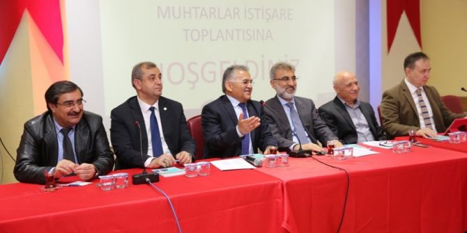 Başkan Büyükkılıç Muhtarlar Toplantısında Yeni Yıl Yatırımlarını Anlattı