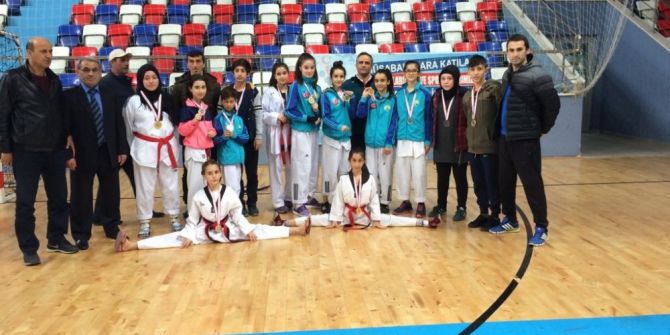 Kepez Çaylıoğlu’nun Tekvandocuları Madalyaları Topladı