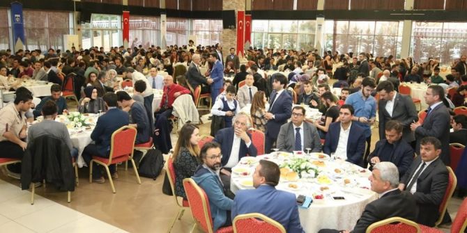 Başkan Karaosmanoğlu, Üniversite Öğrencileriyle Buluştu