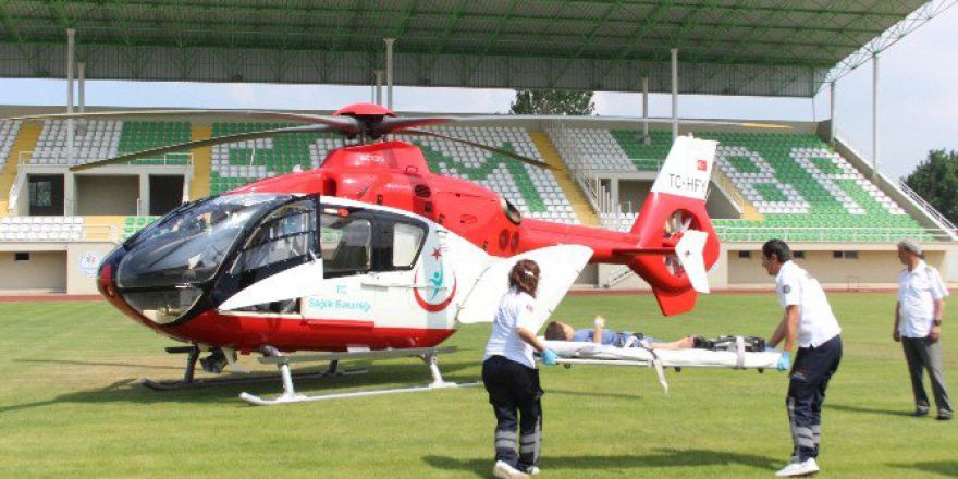 Yüksekten Düşen Çocuğun İmdadına Ambulans Helikopter Yetişti