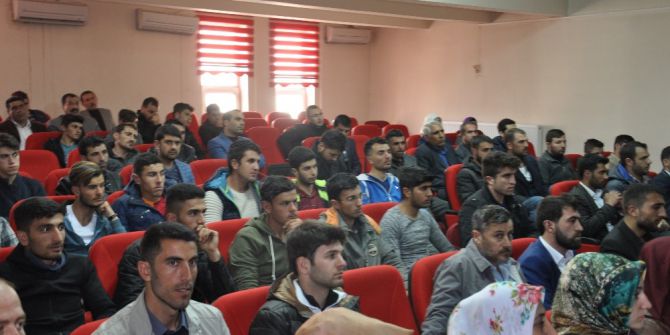 Kaymakam Uzan Gençlerle Buluştu