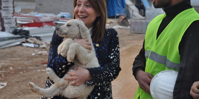 Kadın Milletvekili Günay’ın Köpek Sevgisi
