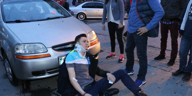 Motosiklet Otomobille Çarpıştı: 2 Yaralı