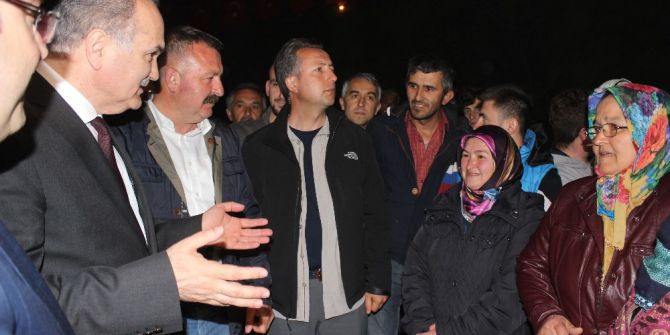 Bakan Özlü Chp’ye Yüklendi