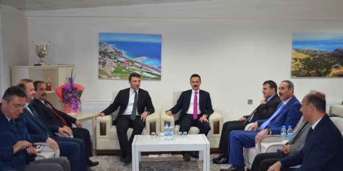 Bakan Yardımcısı Yegin Adilcevaz’da