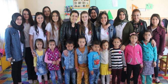 Üniversiteliler Sosyal Sorumluluk Dersi Kapsamında Eğitim Verdi