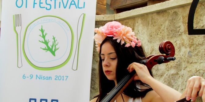 Alaçatı’nın Büyülü Atmosferinde Festival Kokteyli