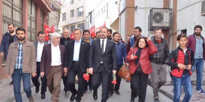 Beyoğlu’nda Yeni Anayasa Sistemi ’Sevgi Yürüyüşü’ İle Anlatıldı