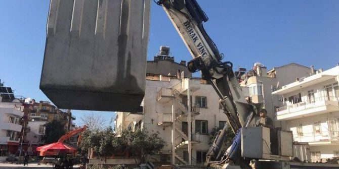 Kuşadası’nda Yer Altı Çöp Konteynerlerinin Sayısı Artıyor