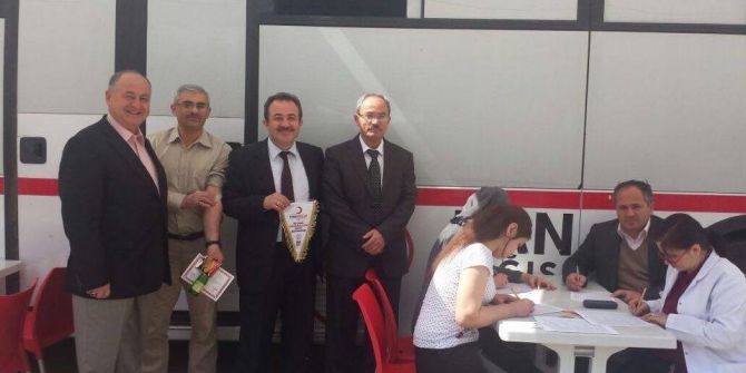 Eskişehir Atatürk Lisesi’nden Türk Kızılay’ına Kan Bağışı