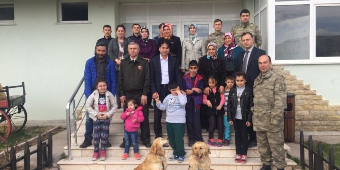 Jakem’de Atla Terapi Gören Öğrenciler Katılım Belgelerini Aldı