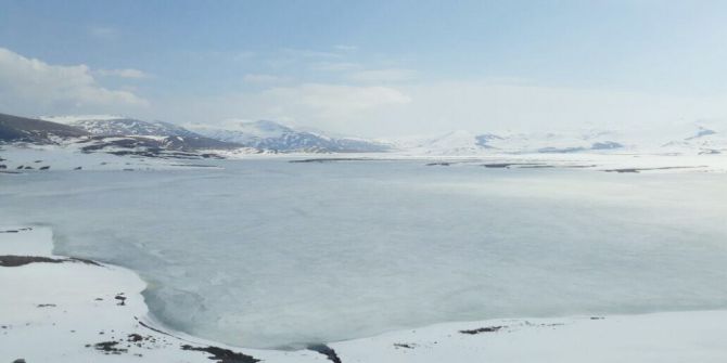 Baraj Göleti Nisan Ayında Buz Tuttu