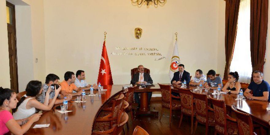 Azerbaycanlı Gazeteciler Vali Karaloğlu’nu Ziyaret Etti