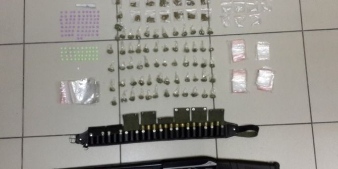 İzmir’de 6 Adrese Eş Zamanlı Uyuşturucu Operasyonu: 17 Gözaltı