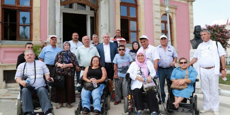 Edirne Belediyesi’ne Engelliler Federasyonu’ndan Plaket