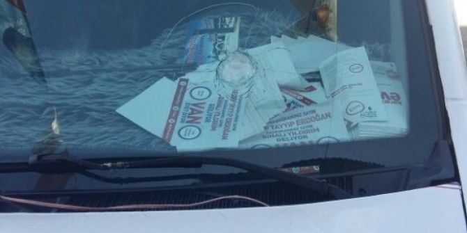 Ak Parti’nin Seçim Aracına Saldırı