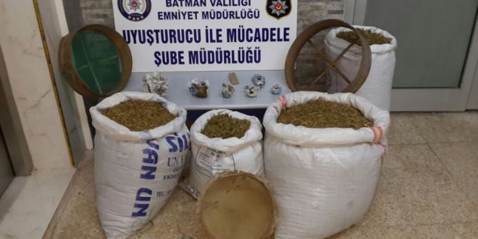 Batman’da 34 Kilo 100 Gram Esrar Ele Geçirildi