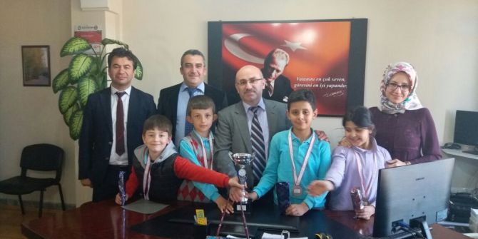 Hisarcık’ta Satranç Ustası Minikler Ödüllendirildi