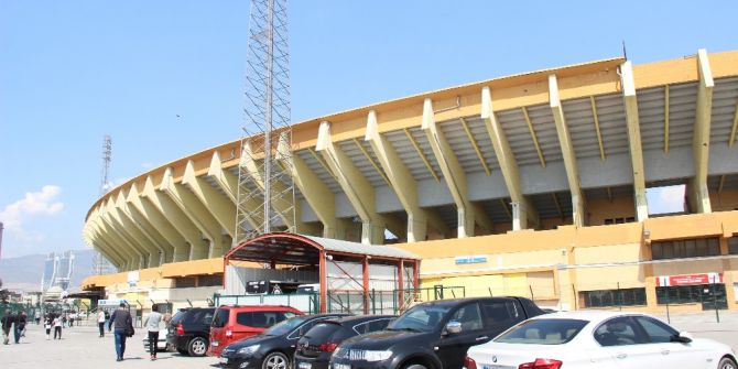 Asırlık Kulüp Hacizden Döndü