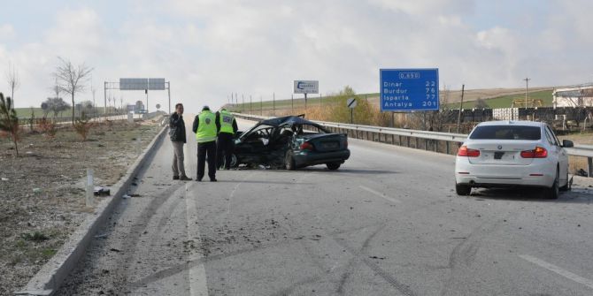 Afyonkarahisar’da Trafik Kazası, Biri Ağır 2 Yaralı