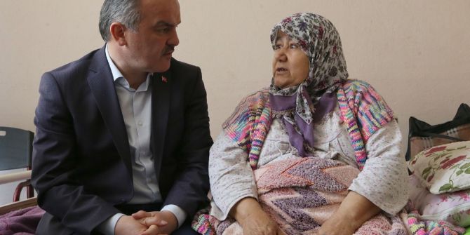 Başkan Gürlesin, Gülümser Yabaş’ın Yüzünü Güldürdü