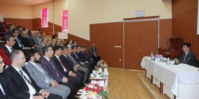 Rektör Karacoşkun Akademik Ve İdari Birim Yöneticileriyle Toplantı Yaptı