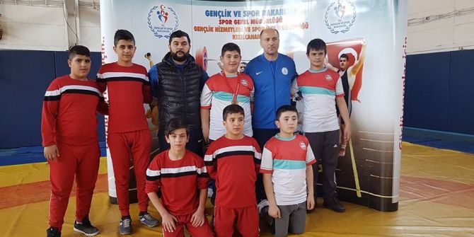 Körfezli Sporcular, Milli Takım Kampında