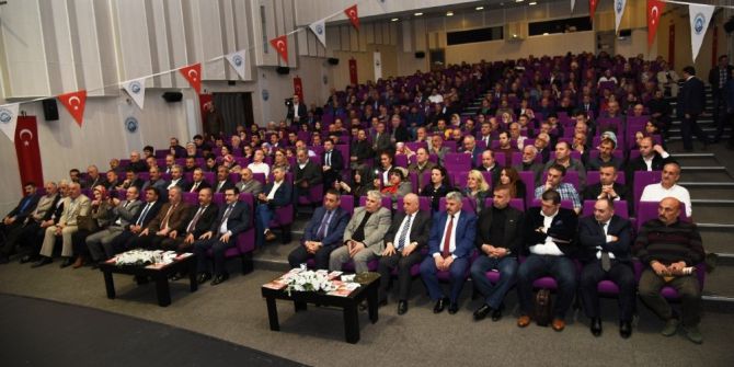 Trabzon’da ’Anayasa Değişikliği Ve Cumhurbaşkanlığı Hükümet Sistemi’ Konulu Konferans Düzenlendi