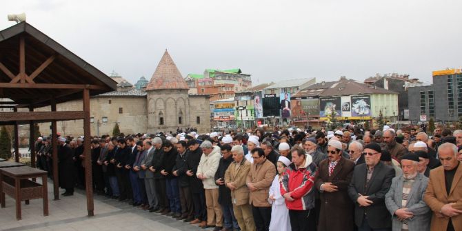 İdlib’de Hayatını Kaybedenler İçin Gıyabi Cenaze Namazı Kılındı