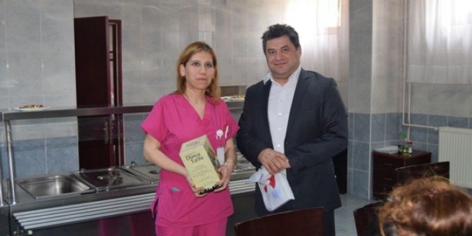 Gelibolu Devlet Hastanesinde Kitap Hediyeleşme Etkinliği